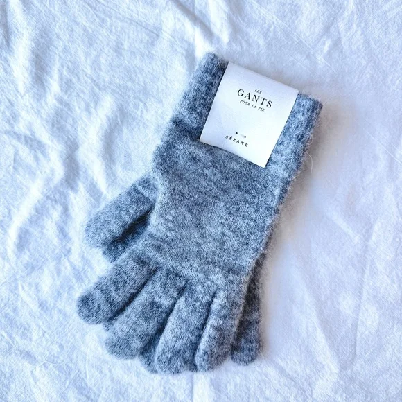 Sézane Owen Gloves in Mid Heather Grey - Picture 2 of 3